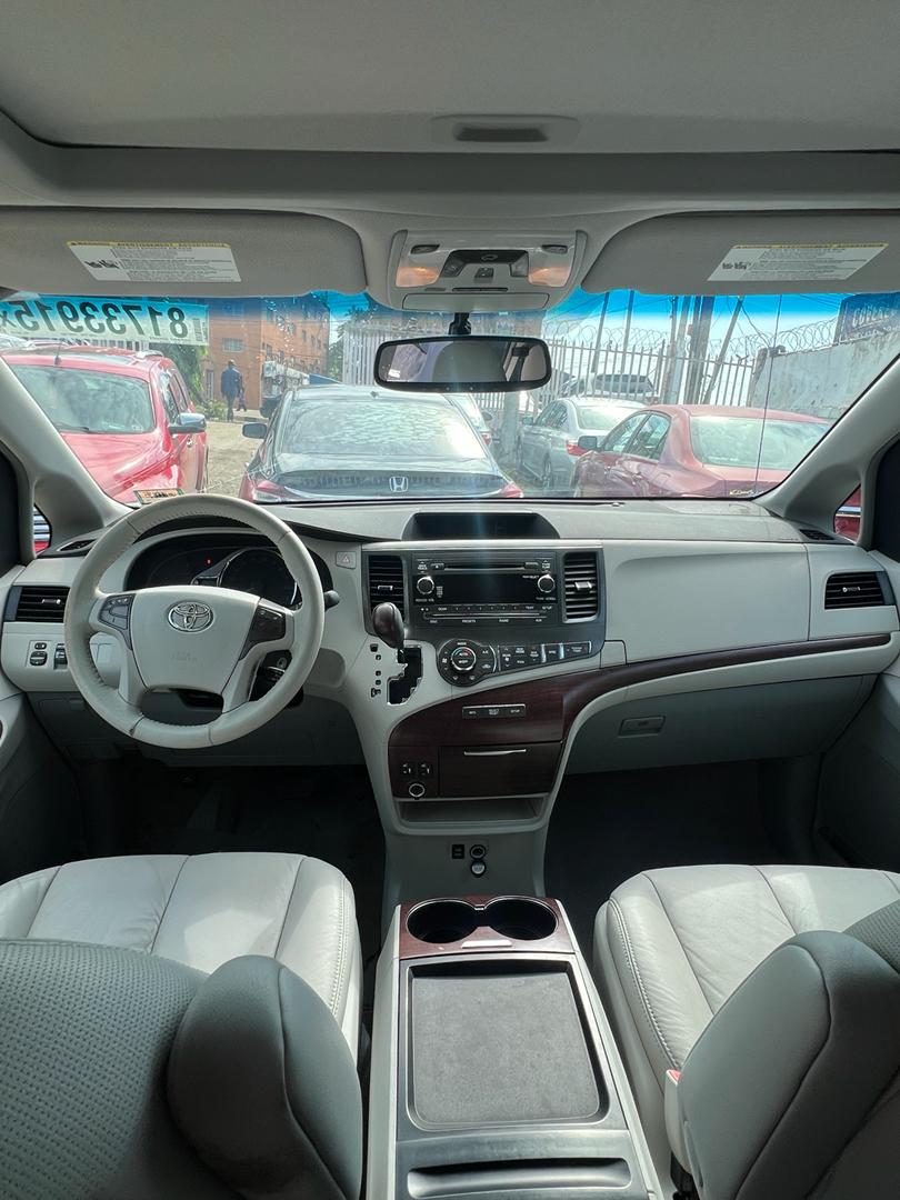 2012 Toyota Sienna