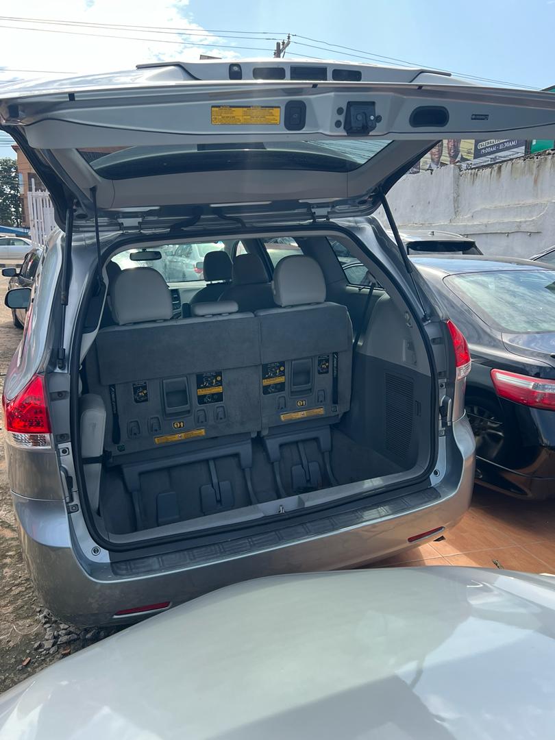 2012 Toyota Sienna