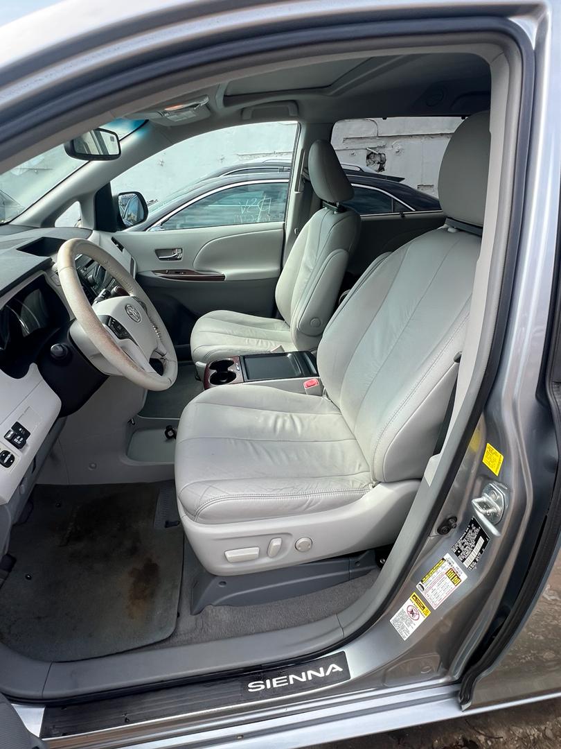 2012 Toyota Sienna